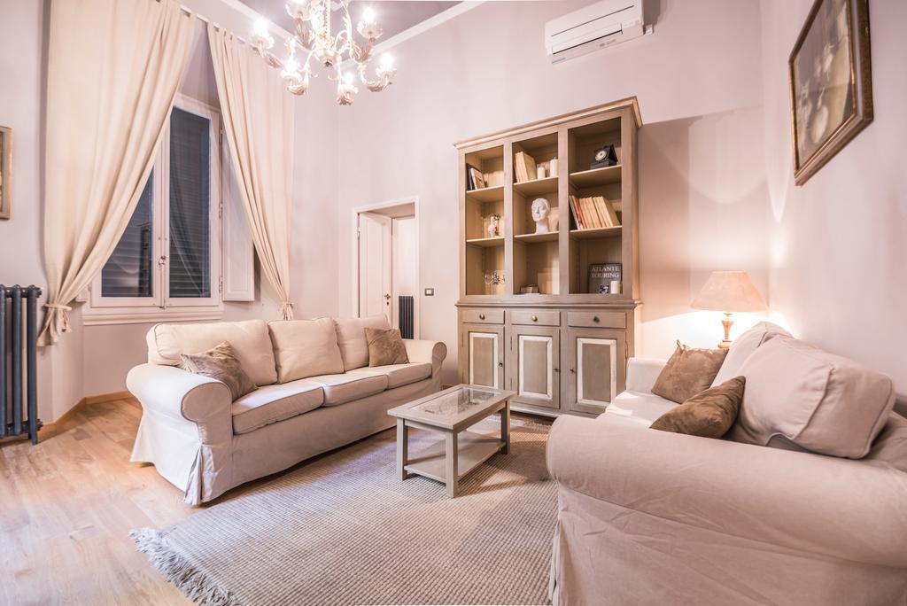 Stunning Apt 5min Walk to Duomo Florenz Exterior foto